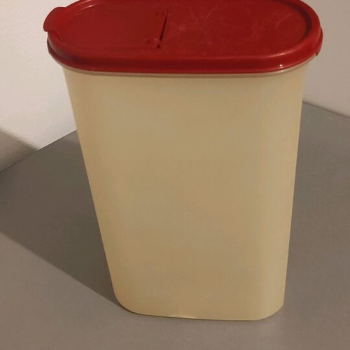 Tupperware used for storing pasta, rice, legumes
