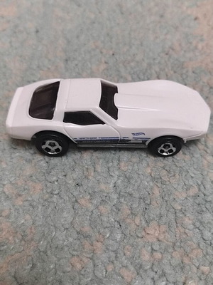 Hot Wheels toy car like new