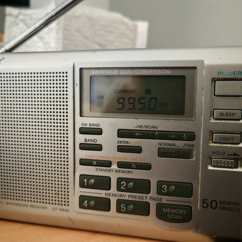 Sony ICF-SW35 world band radio used, collectible