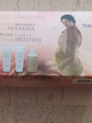 Body Care Set with Regenerating Cream and Shower Gel new