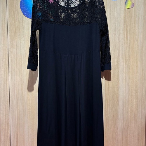 Aristocratic black dress with lace like new