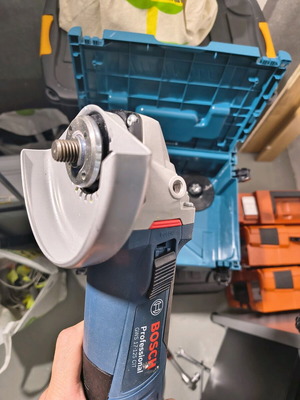 Bosch GWS 17-125 CIT Professional καινούργιο με αξεσουάρ