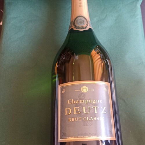 Champagne Deutz Brut Classic 750ml brand new, sealed bottle