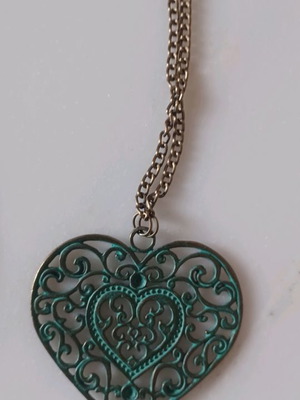 Heart necklace used