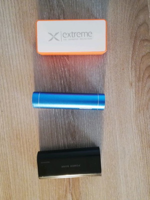 Powerbanks μεταχειρισμένα, τρία με 5600mAh, 3000mAh και 5000mAh