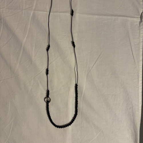 Women's black necklace like new