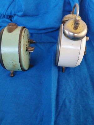 Wind-up clocks used, old, functional