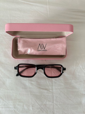 AV Sunglasses sunglasses like new, black and pink