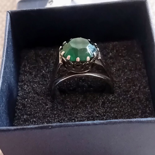 Vintage ring with large green stone adjustable size like new