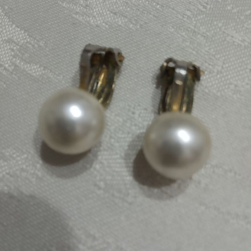 Pearl earrings used, 2 sets with clip white