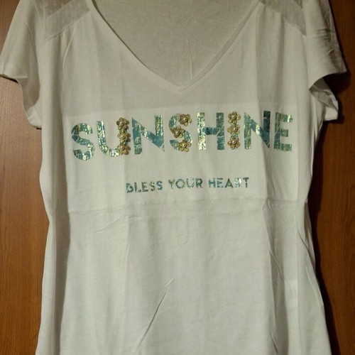 Lynne T-shirt like new, white with tulle and subtle print