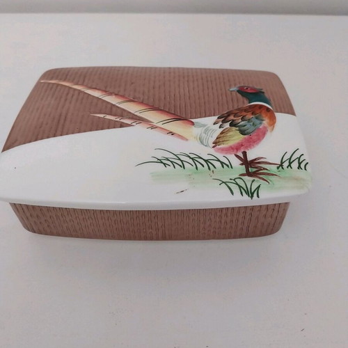 Porcelain jewelry box Japan Handpicked by Iris Street vintage 1960