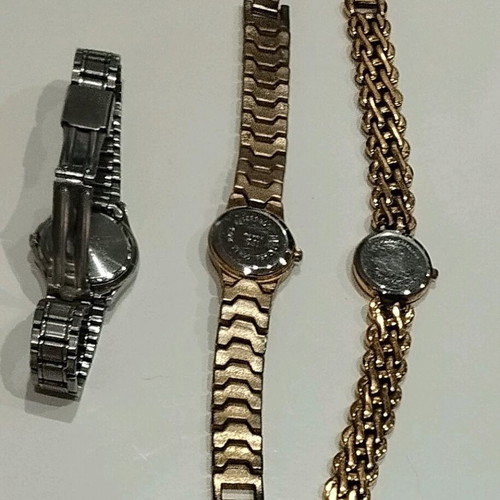 Wristwatches women's like new, pack of 3, gold and silver colors