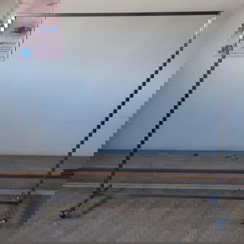 ΙΝΟΧ Σταντ ρούχων μεταχειρισμένο με ροδάκια και φρένα