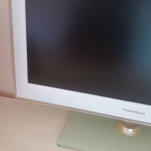 Thomson LED TV 24" white used, for repair or spare parts, USB HDMI