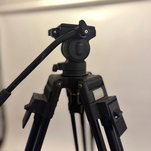Cartoni Video Cine tripod used with Diat 5P metal head and case