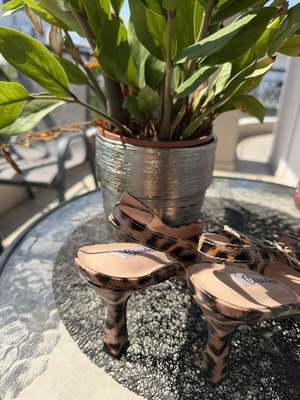 Leopard print heels, size 41