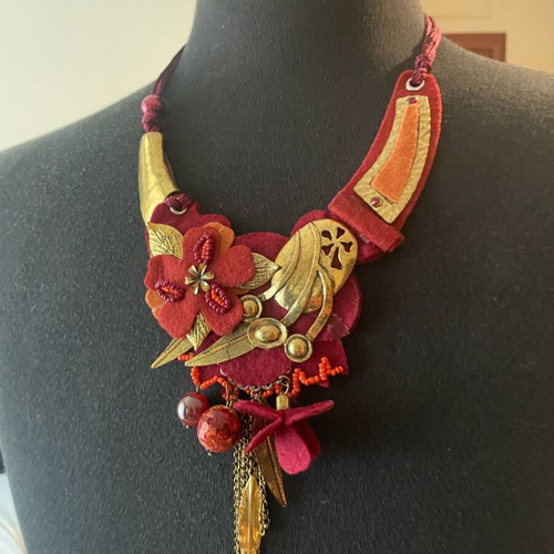 Handmade necklace like new