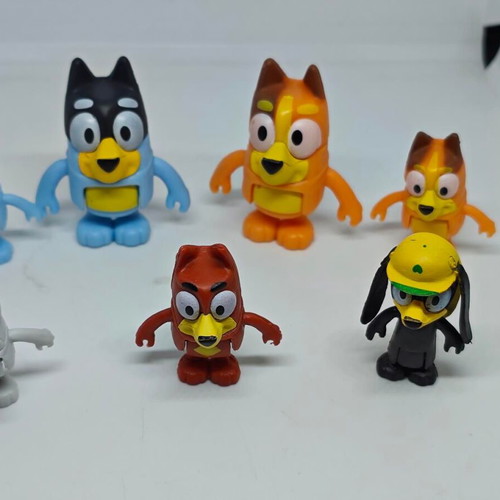 Bluey figures set of 7 like new