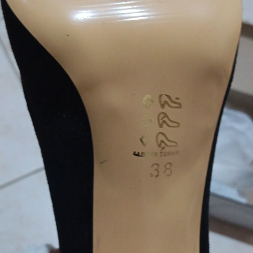 Black high heel pumps size 38