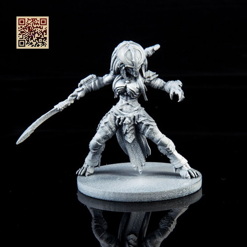 Female Alien Hunter collectible figure new, assembled and primed