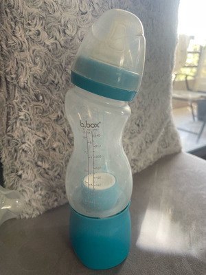 Μπιμπερό b.box με dispenser για σκόνη γάλακτος σαν καινούργιο