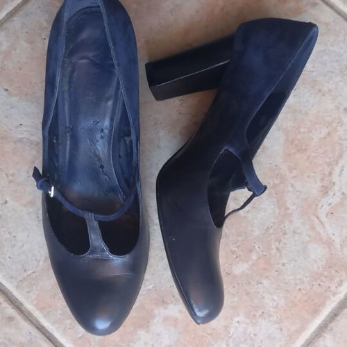 Nine West blue leather pumps like new, size 43