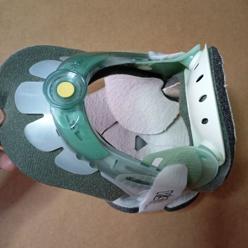 Aspen Vista Adjustable Cervical Collar like new