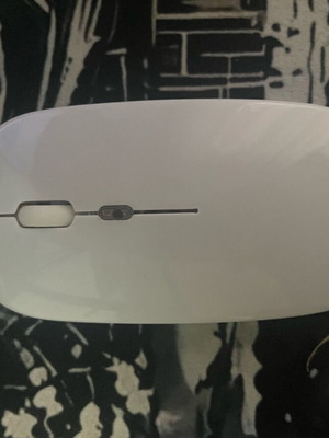 RGB wireless mouse like new with USB-C charging and lighting