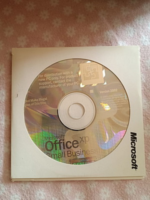 Microsoft Office software like new, no scratches