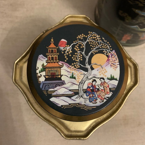 Vintage English metal tea tins with Chinese motifs used, set of 2