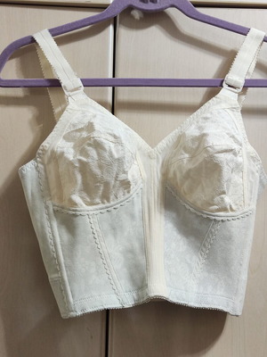 Playtex vintage lace bra size 36B cream new