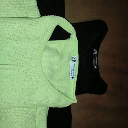 Blouse goffre like new, elastic fabric, m/l, black and lime