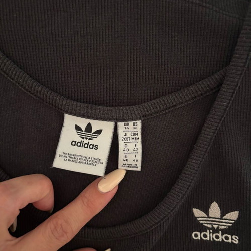 Adidas ribbed sleeveless top like new, size Medium, black