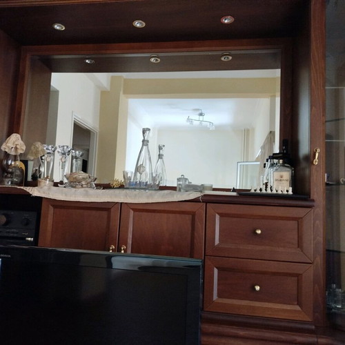 Buffet like new, disassemblable, with or without display cabinet