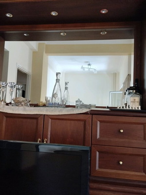 Buffet like new, disassemblable, with or without display cabinet