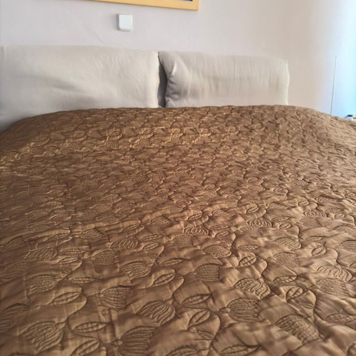 Zara Home quilt gold chestnut 250×230 cm like new