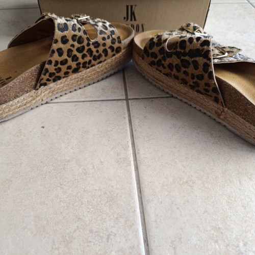 JK London leopard print pony slippers size 39 like new, brown