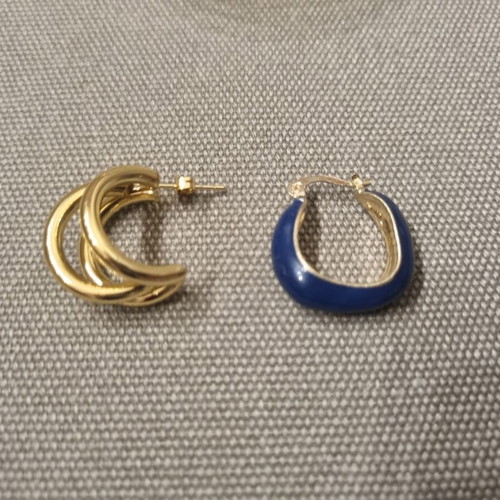 Single hoop earrings, gold and blue
