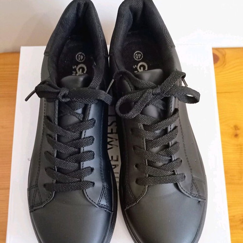 Sneakers GOGO size 40 new black athletic shoes