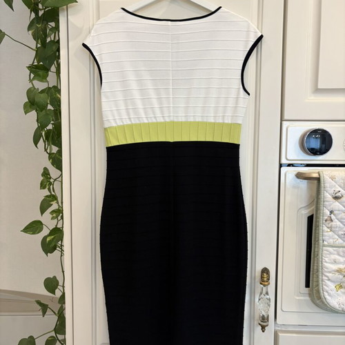 Daphne dress new, black and green