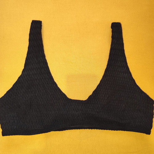 Black and white bikini XL used, comfortable and flattering fit