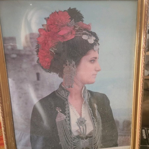 Framed art like new