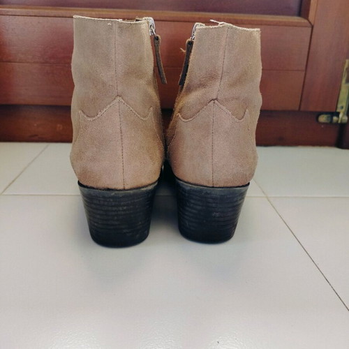Leather cowboy boots Pull & Bear size 39 like new, beige