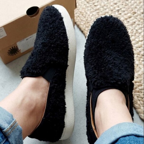 UGG W Ricci Black Slip-On Sneakers Like New Size 40