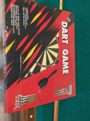 Dart game set new, 18-inch double-sided target with brass darts
