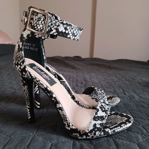 Sandals new black and white size 37