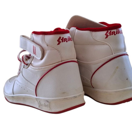 Vintage Strike athletic shoes size 40, new, white