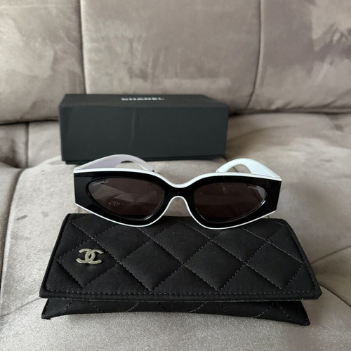 Chanel sunglasses new, black and white