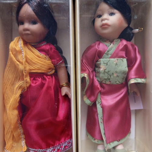 Porcelain dolls of the world new, complete collection of 50 pieces